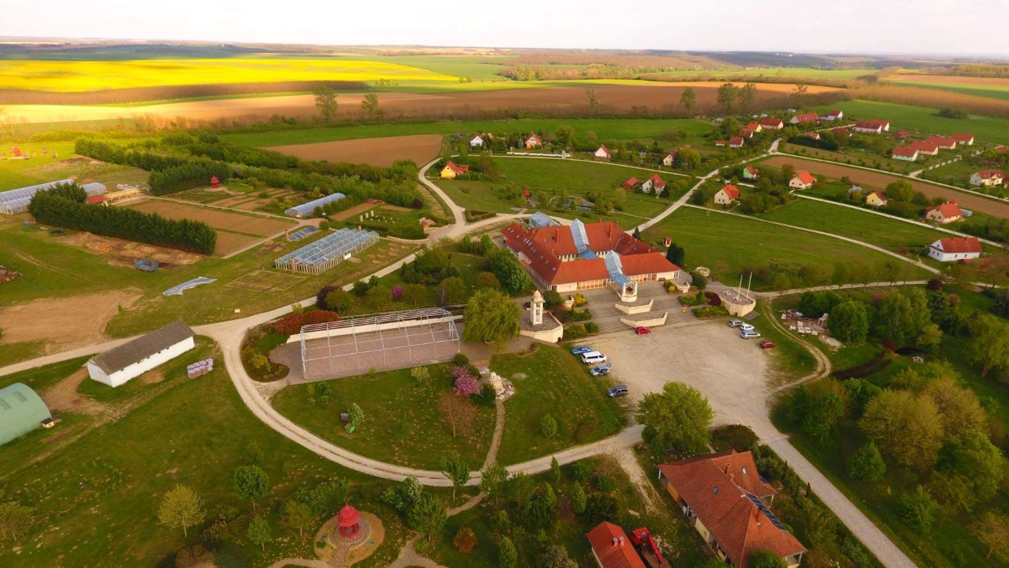 Gurudeva Bhavan Somogyvámos Zewnętrze zdjęcie