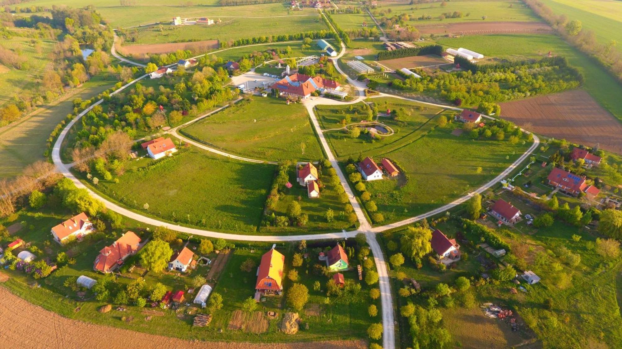 Gurudeva Bhavan Somogyvámos Zewnętrze zdjęcie